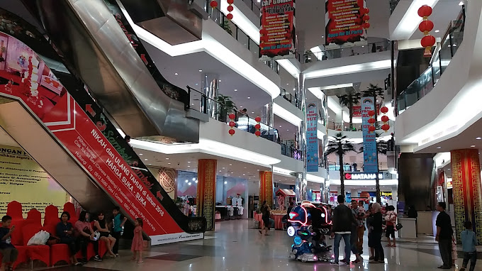 Nikmati Hiburan Seru di Panggung Dangdut Grand Mall Singkawang